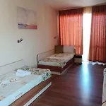семеен детелини מלון