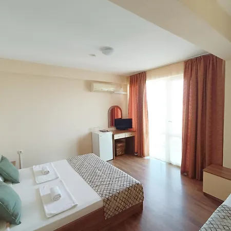 семеен детелини Otel 2*