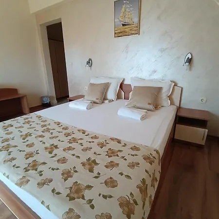 семеен детелини Otel 2*