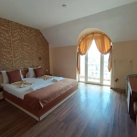 семеен детелини Otel