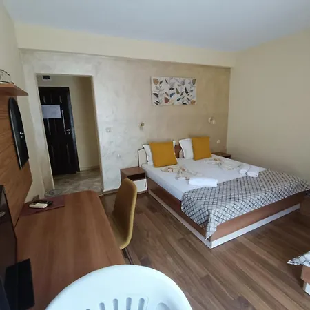 酒店 семеен детелини 2*