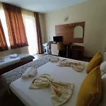семеен детелини Hotel 2*